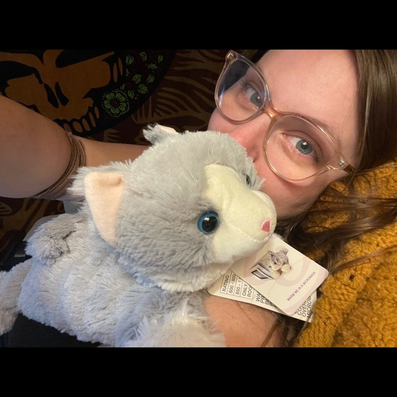 Thyroid Cancer Diagnosis—Shop my closet in support - Picture 2 of 7